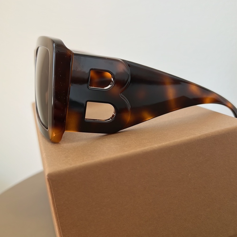 Burberry B Motif Square Frame Sunglasses - Picture 10 of 16
